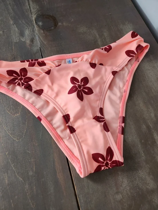 NWT La Vie en Rose Coral Red Floral V-Cut Cheeky Bikini Bottom - Size Small - Picture 2 of 10